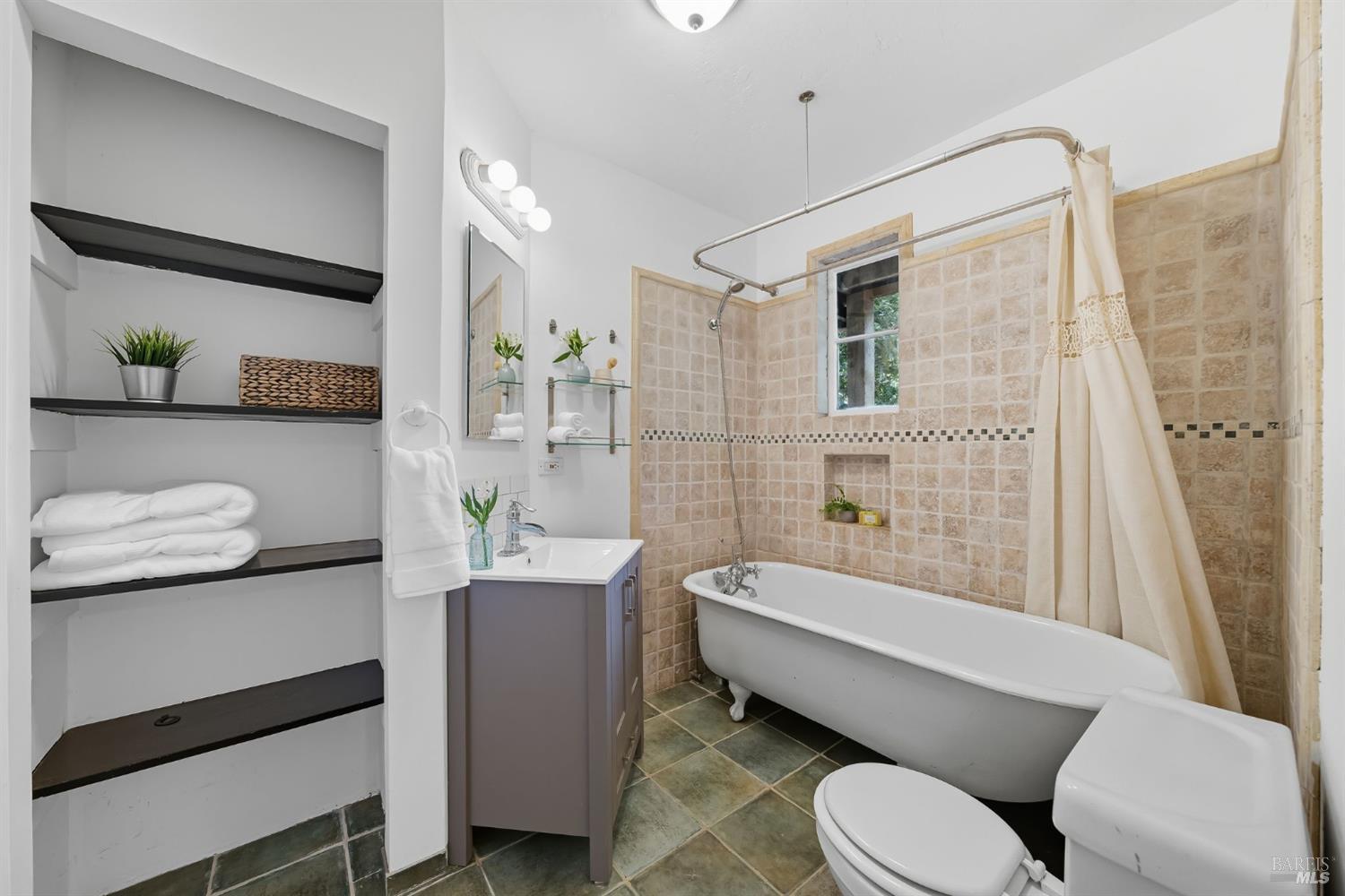 Detail Gallery Image 27 of 43 For 53 Foothill Rd, San Anselmo,  CA 94960 - 3 Beds | 2 Baths