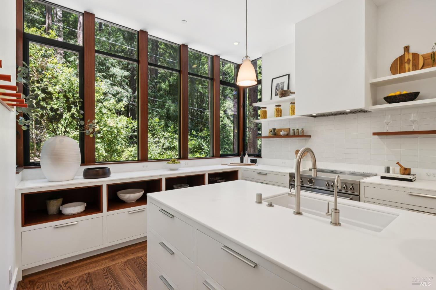 Detail Gallery Image 22 of 91 For 28 Marsh Dr, Mill Valley,  CA 94941 - 6 Beds | 4/1 Baths