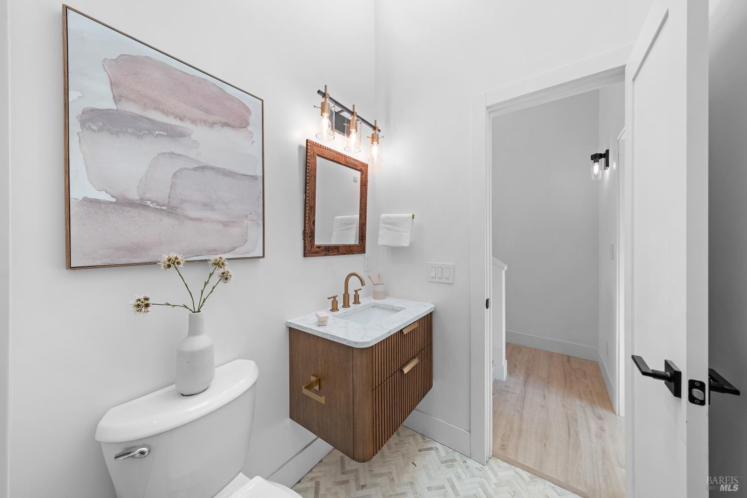 Detail Gallery Image 32 of 47 For 4 Ace Ct, Fairfax,  CA 94930 - 2 Beds | 2/1 Baths