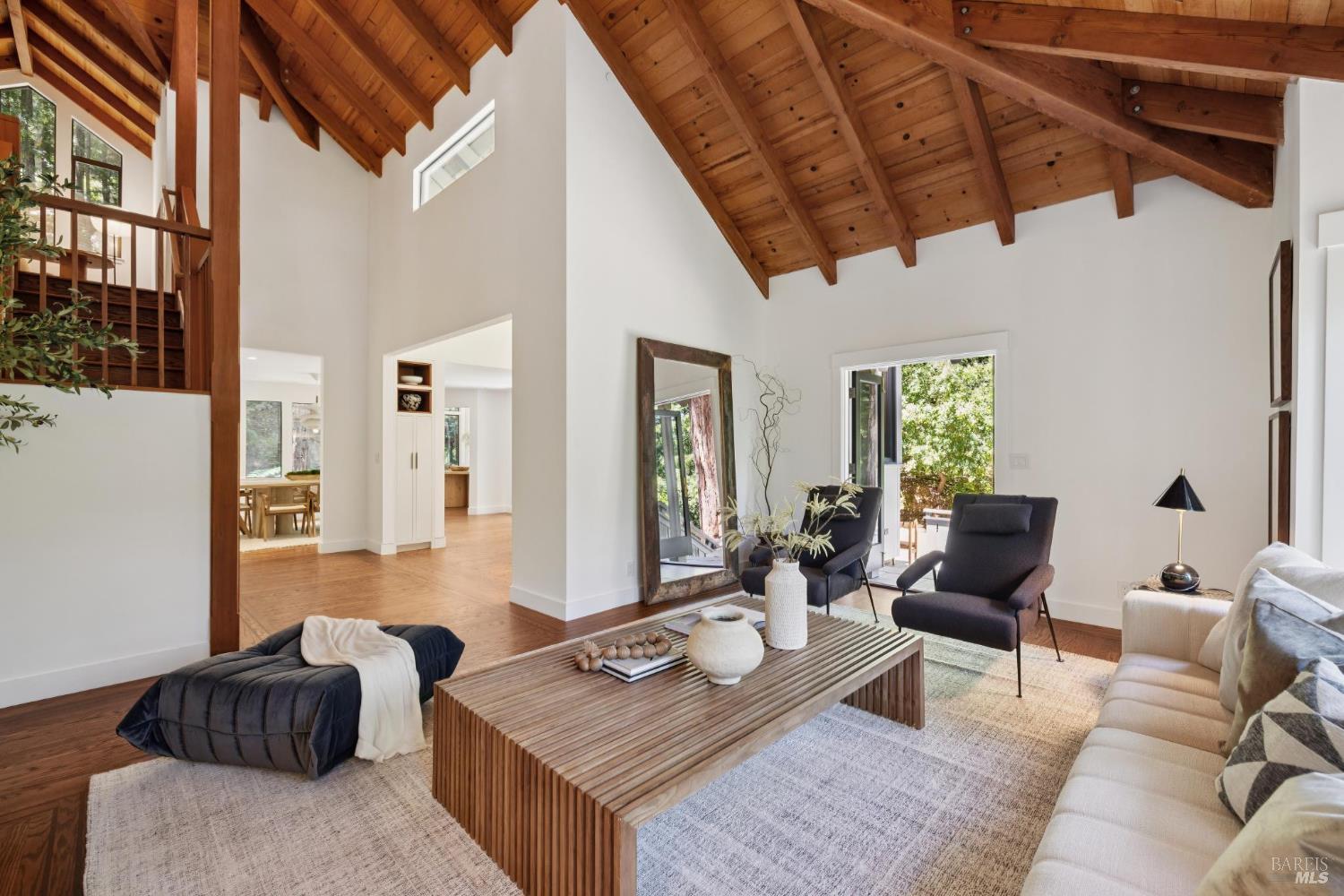 Detail Gallery Image 19 of 91 For 28 Marsh Dr, Mill Valley,  CA 94941 - 6 Beds | 4/1 Baths