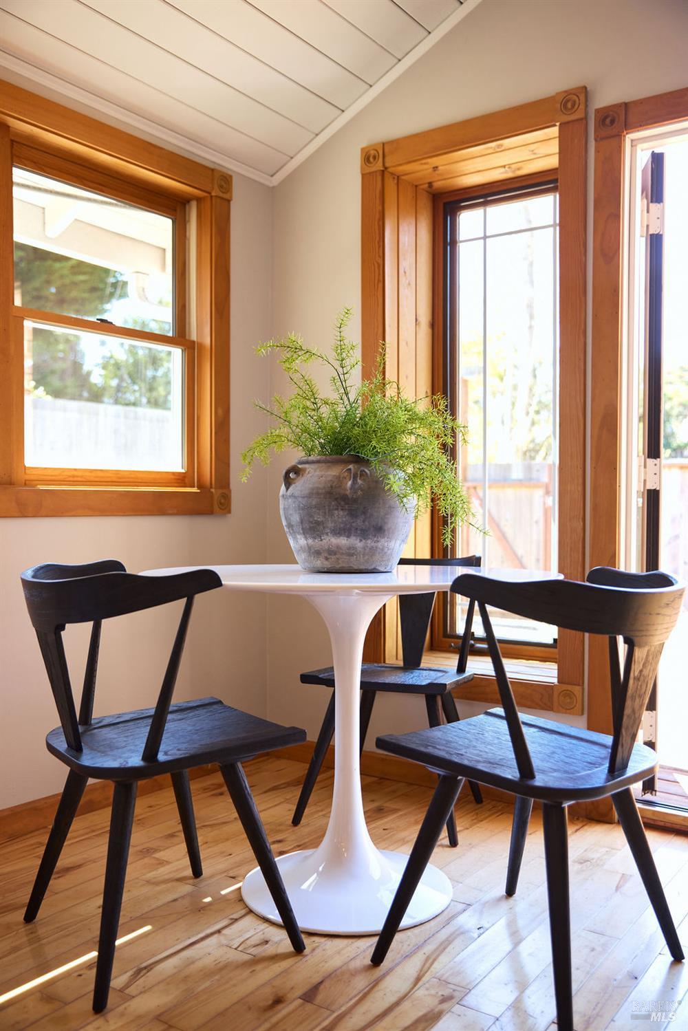 Detail Gallery Image 8 of 56 For 130 Juniper Rd, Bolinas,  CA 94924 - 2 Beds | 1/1 Baths
