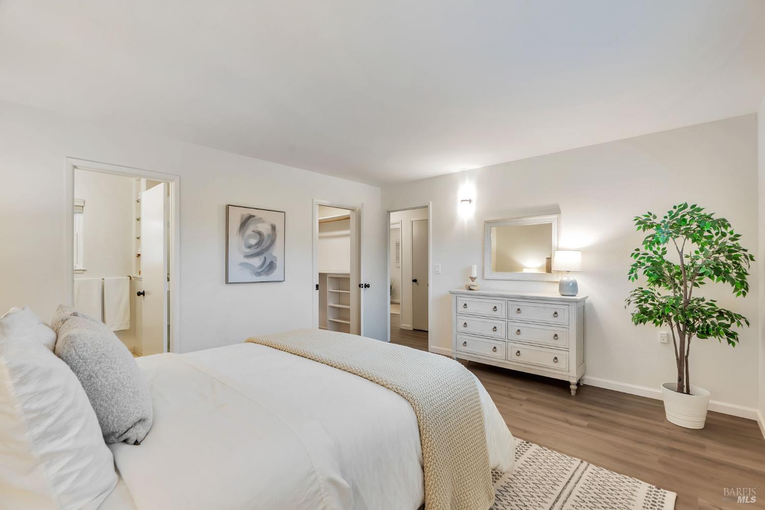 Detail Gallery Image 24 of 41 For 8 Riviera Pl, San Rafael,  CA 94901 - 3 Beds | 2 Baths
