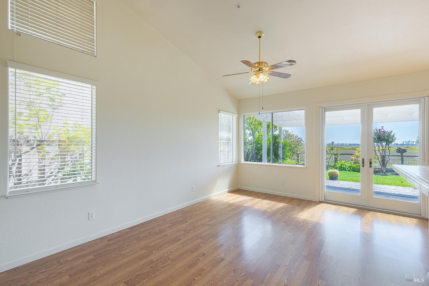 Detail Gallery Image 22 of 50 For 91 S Newport Dr, Napa,  CA 94559 - 3 Beds | 2 Baths