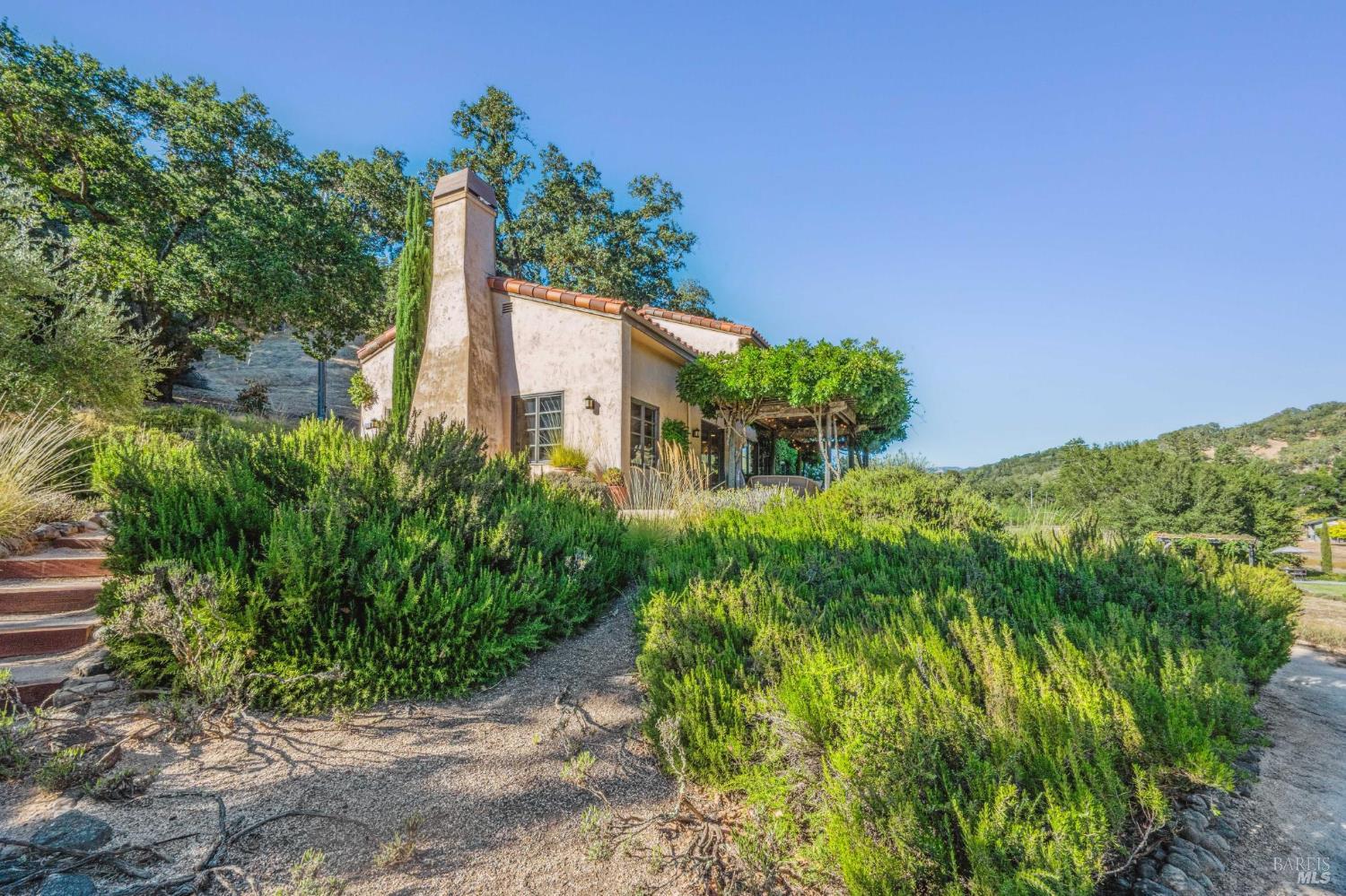 Detail Gallery Image 11 of 65 For 5323 Bennett Valley Ln, Sonoma,  CA 95476 - 3 Beds | 2 Baths