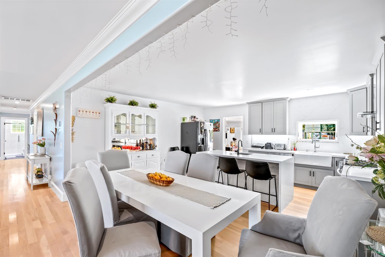 Detail Gallery Image 10 of 51 For 2131 W Pueblo Ave, Napa,  CA 94558 - 3 Beds | 2 Baths