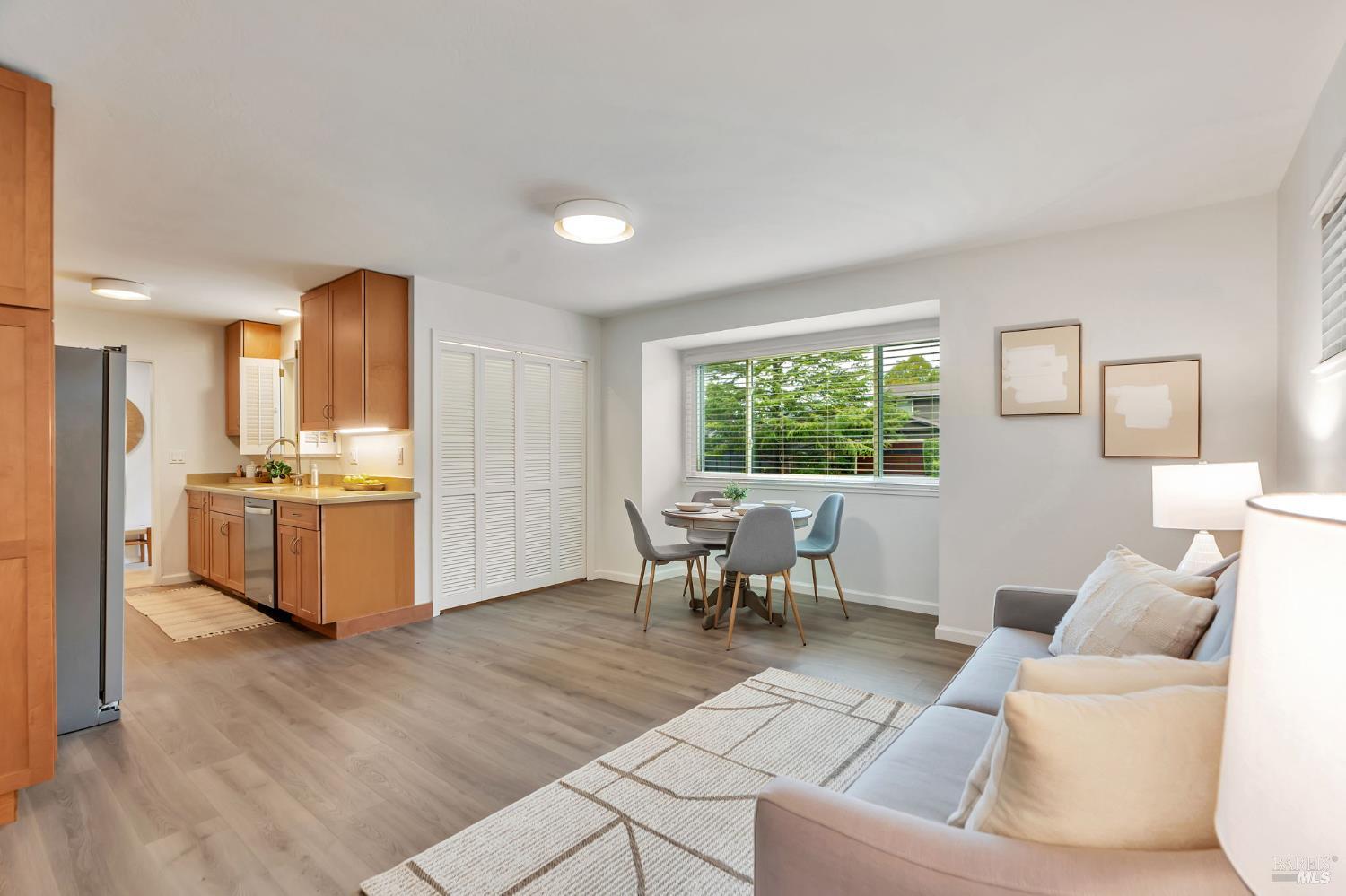 Detail Gallery Image 9 of 41 For 8 Riviera Pl, San Rafael,  CA 94901 - 3 Beds | 2 Baths
