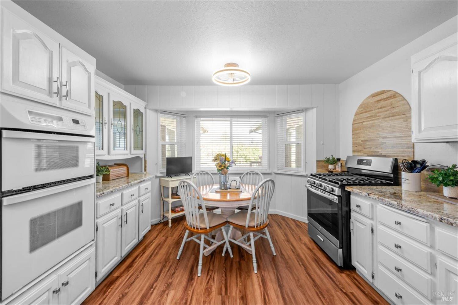 Detail Gallery Image 8 of 99 For 4265 Summerwood Ct, Vacaville,  CA 95688 - 4 Beds | 3/1 Baths