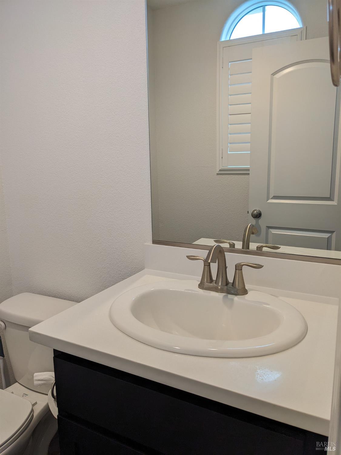 Detail Gallery Image 3 of 21 For 537 Lavender Dr, Vacaville,  CA 95687 - 3 Beds | 2/1 Baths
