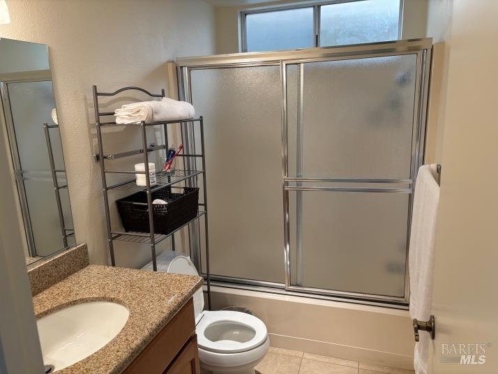 Detail Gallery Image 7 of 11 For 404 Meadowgreen Dr, Santa Rosa,  CA 95409 - 2 Beds | 2 Baths