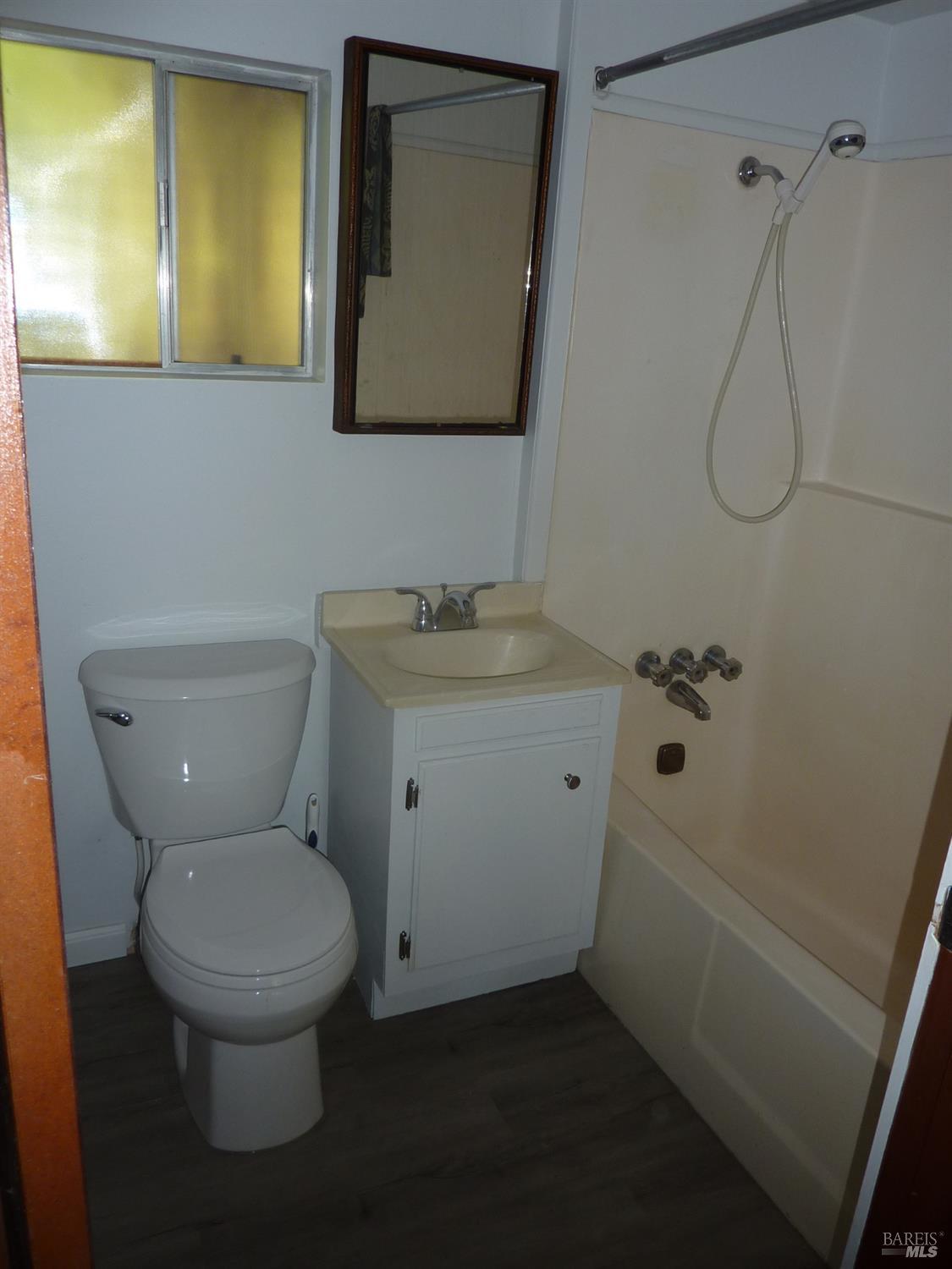 Detail Gallery Image 11 of 31 For 548 Milani Dr, Ukiah,  CA 95482 - 2 Beds | 1 Baths