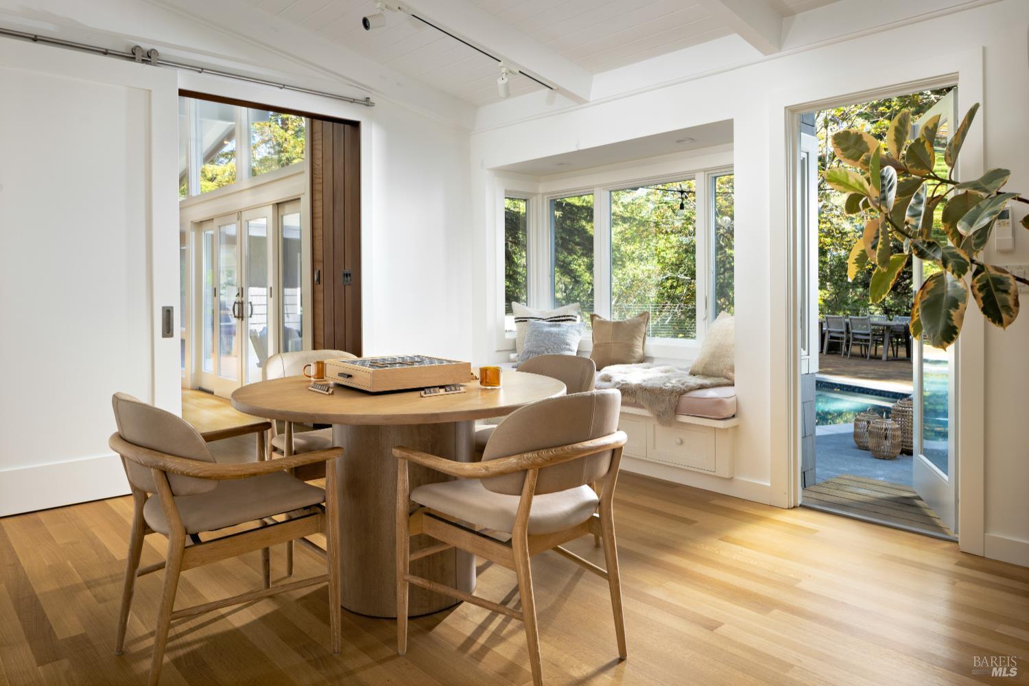Detail Gallery Image 38 of 53 For 221 S Ridgewood Rd, Kentfield,  CA 94904 - 4 Beds | 3/1 Baths