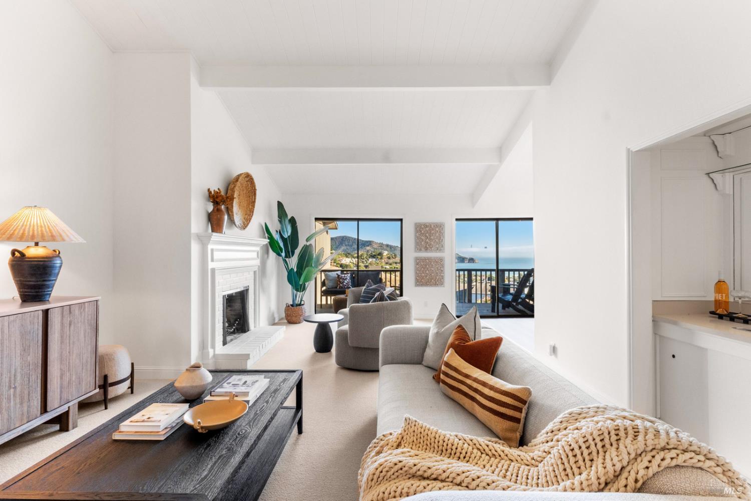Detail Gallery Image 2 of 29 For 28 Marinero Cir #34,  Tiburon,  CA 94920 - 2 Beds | 1/1 Baths