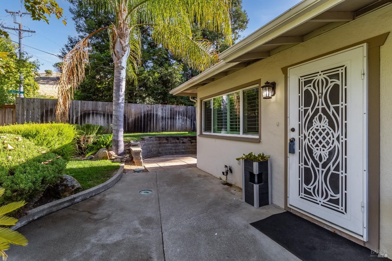 Detail Gallery Image 10 of 63 For 30 Goree Ct, Martinez,  CA 94553 - 3 Beds | 2 Baths