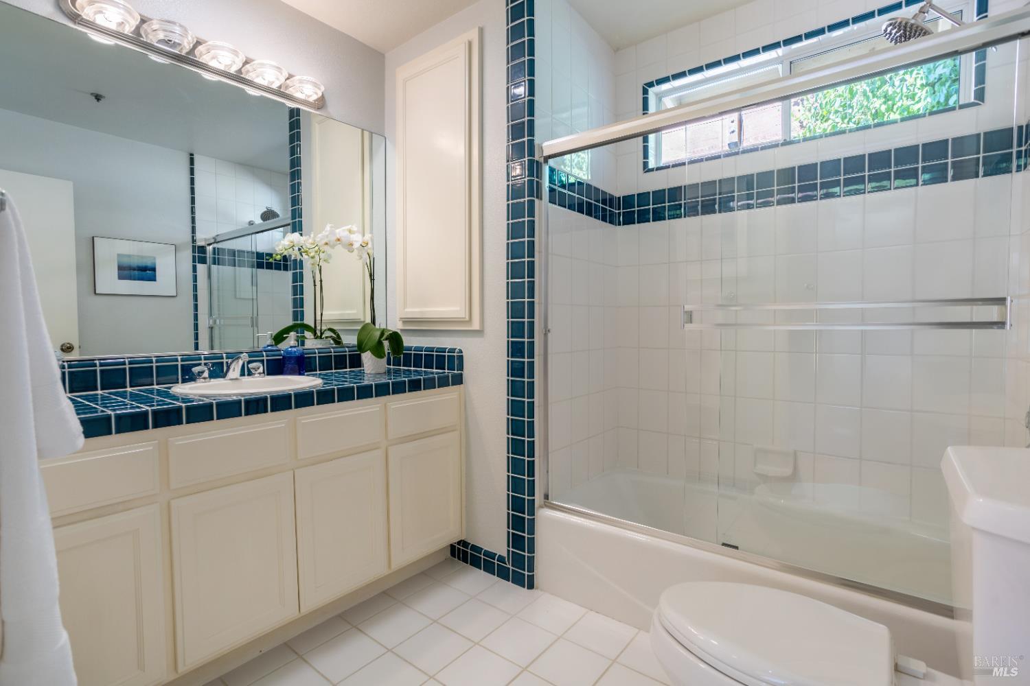 Detail Gallery Image 35 of 62 For 2901 Las Gallinas Ave, San Rafael,  CA 94903 - 4 Beds | 3/1 Baths