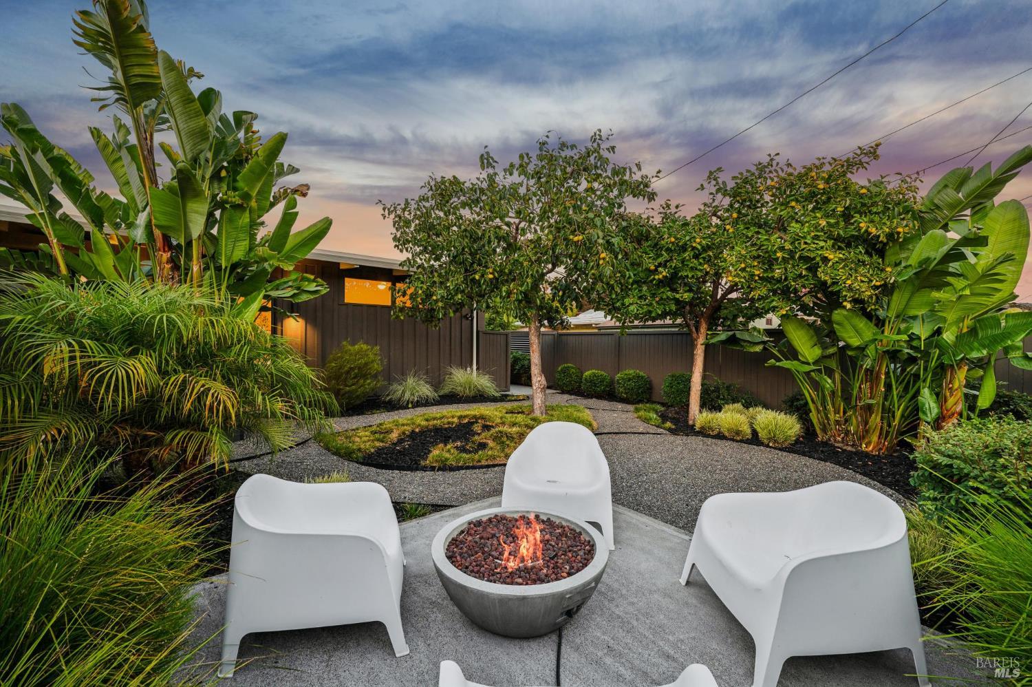 Detail Gallery Image 5 of 48 For 576 Wakerobin Ln, San Rafael,  CA 94903 - 3 Beds | 2 Baths