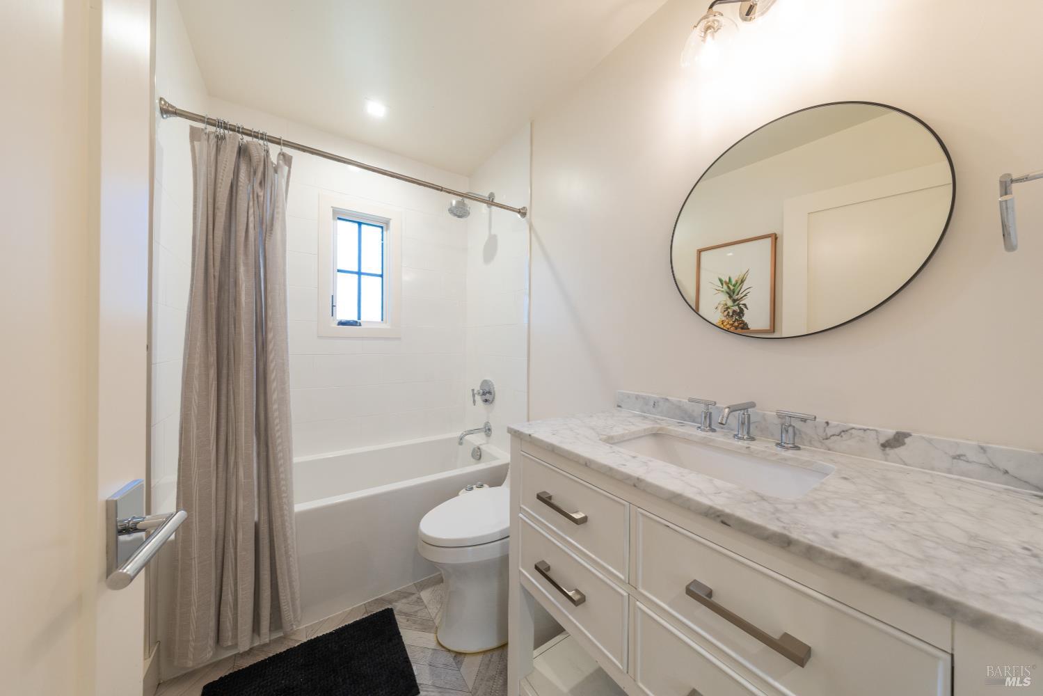 Detail Gallery Image 21 of 39 For 137 Granada Dr, Corte Madera,  CA 94925 - 4 Beds | 4 Baths