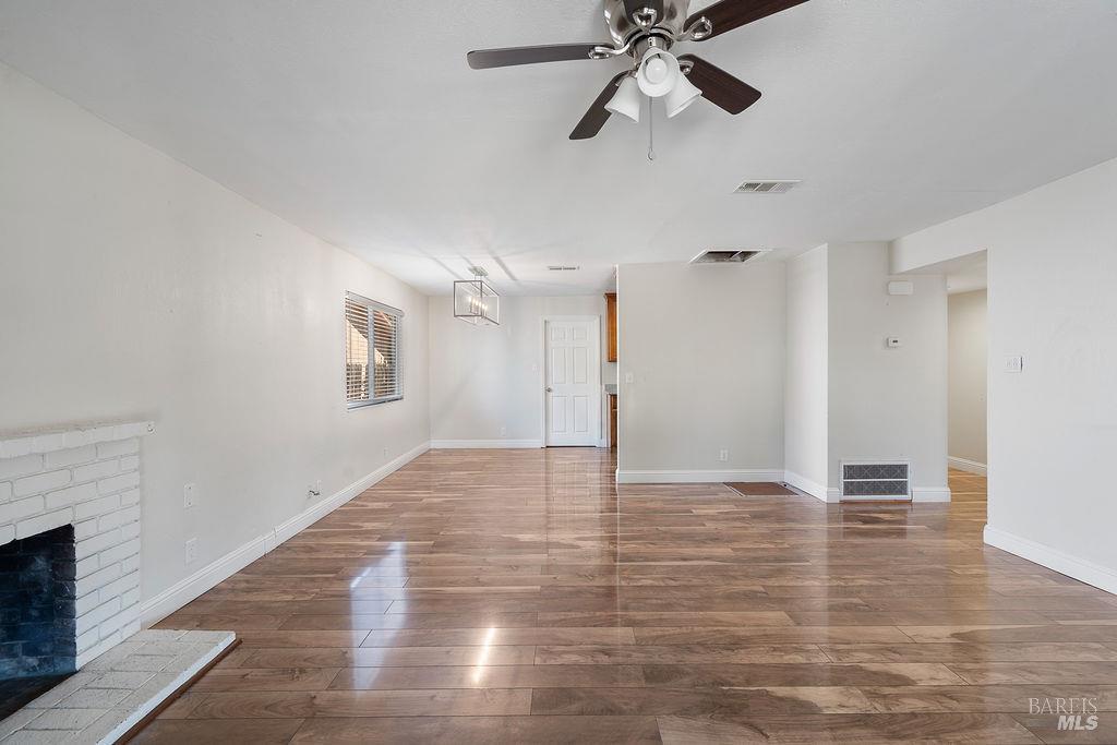 Detail Gallery Image 7 of 36 For 9 Falcon Dr, Vallejo,  CA 94589 - 4 Beds | 2 Baths