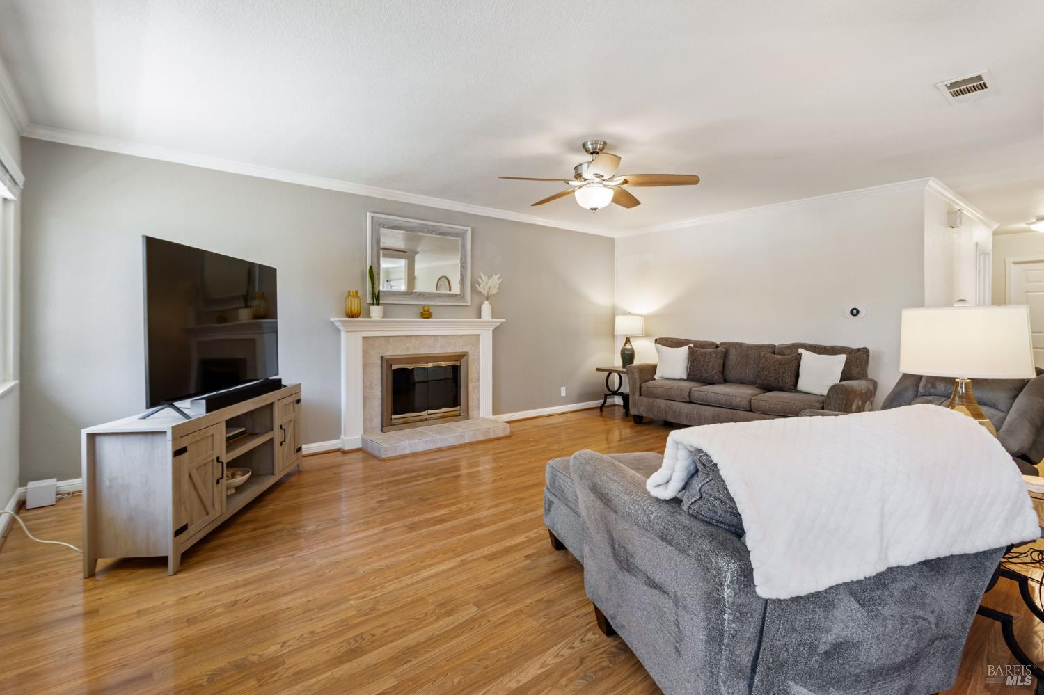 Detail Gallery Image 4 of 27 For 3122 Piedmont Ave, Napa,  CA 94558 - 3 Beds | 2 Baths