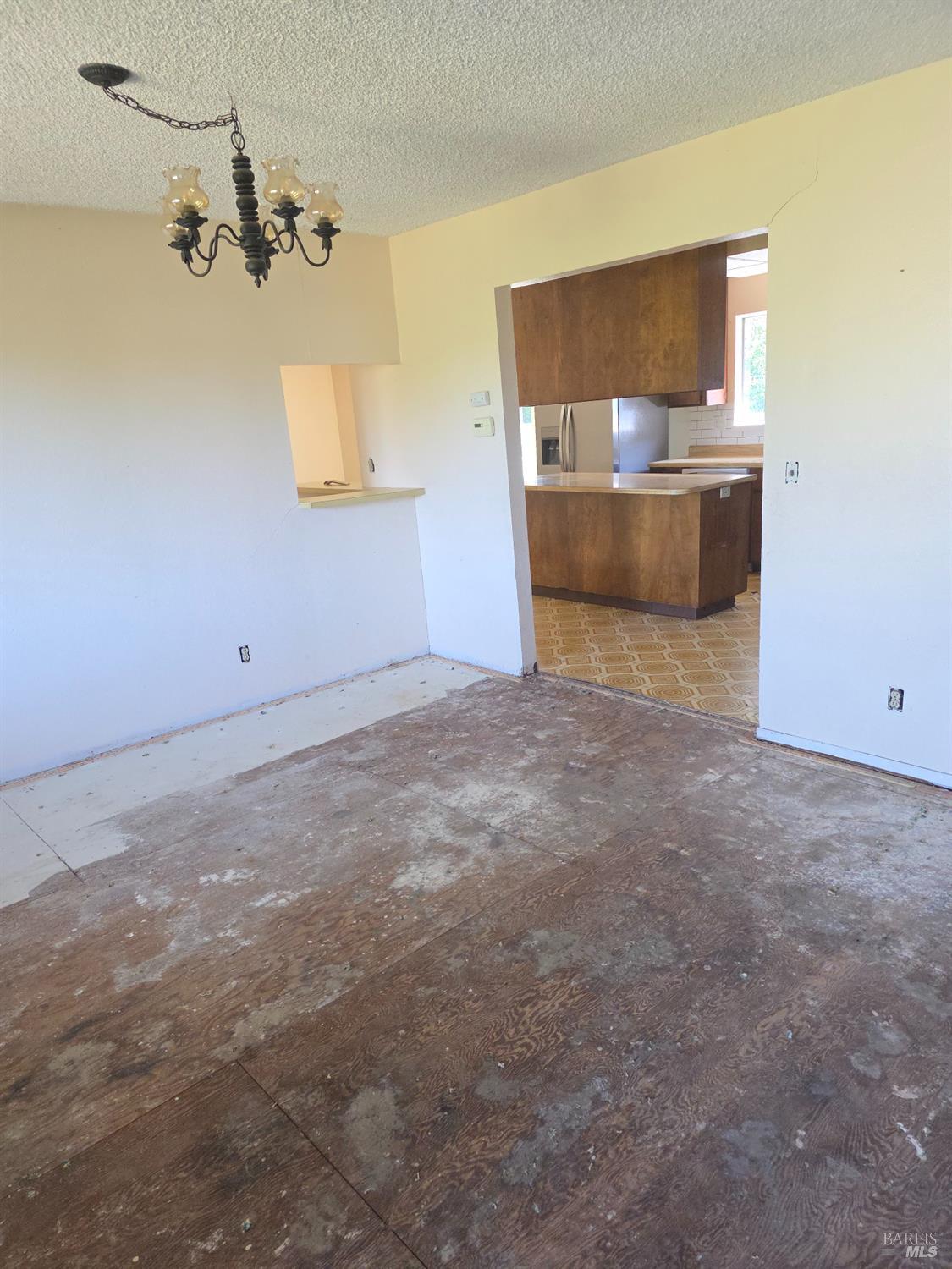 Detail Gallery Image 3 of 6 For 6375 San Benito Way, Rohnert Park,  CA 94928 - 3 Beds | 2 Baths