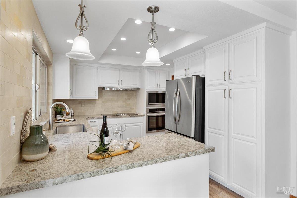 Detail Gallery Image 13 of 42 For 4604 Morris Ct, Santa Rosa,  CA 95405 - 3 Beds | 2/1 Baths