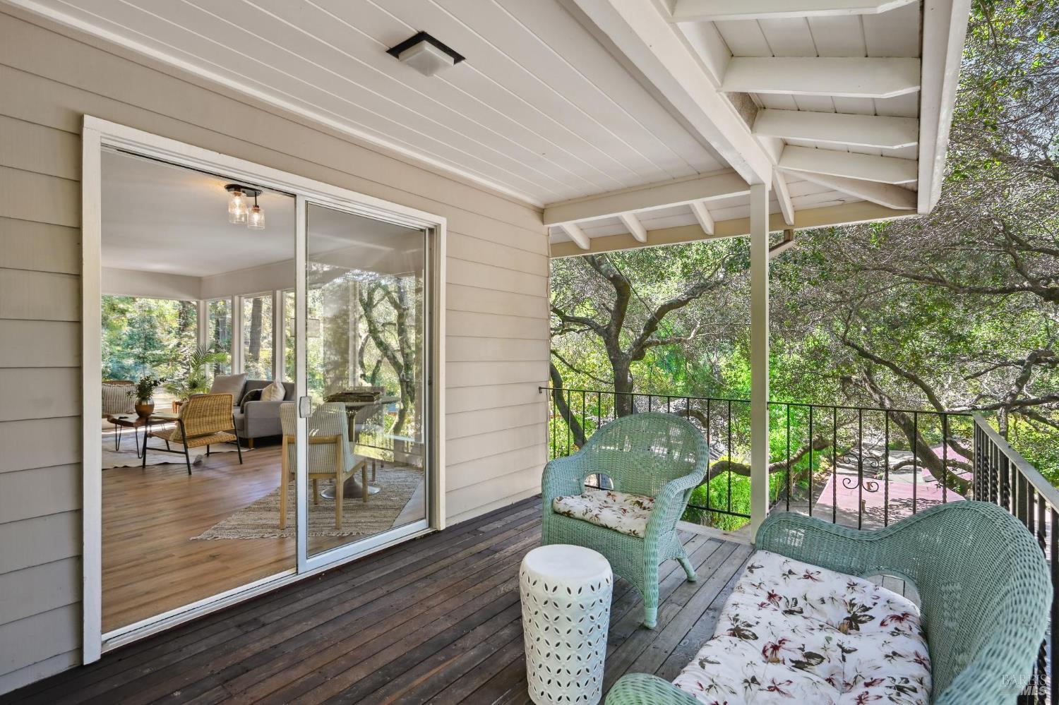 Detail Gallery Image 13 of 74 For 135 Spring Grove Ave, San Rafael,  CA 94901 - 6 Beds | 5/2 Baths