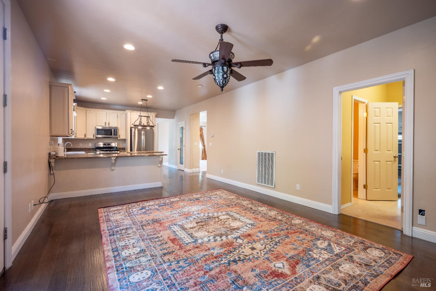 Detail Gallery Image 12 of 37 For 25977 Hawk Ter, Willits,  CA 95490 - 3 Beds | 2/1 Baths