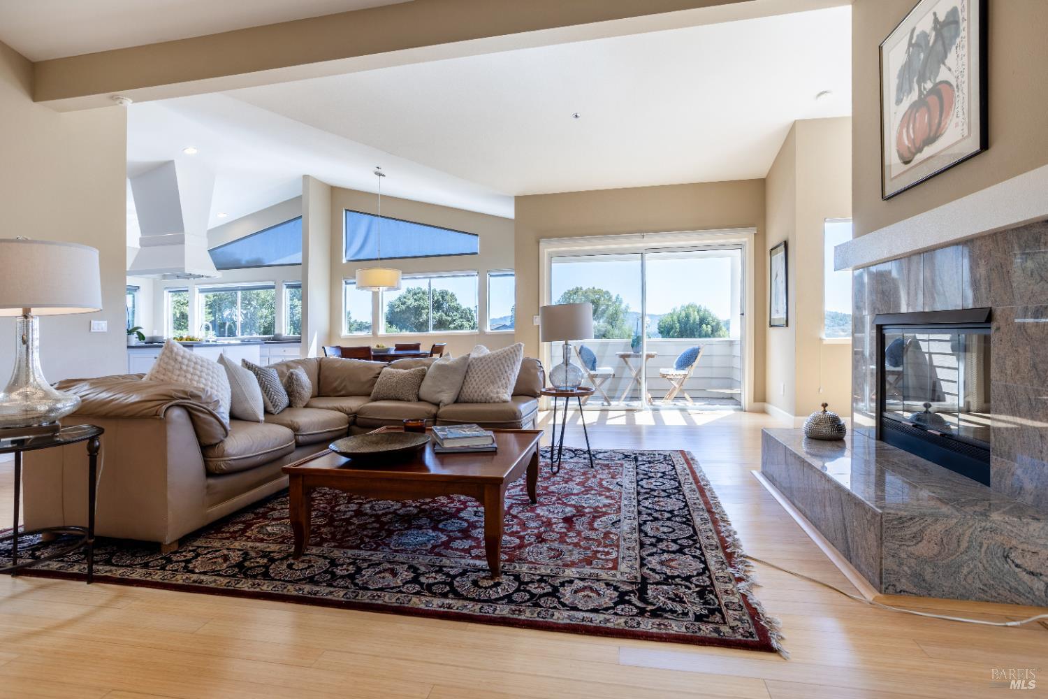 Detail Gallery Image 12 of 62 For 2901 Las Gallinas Ave, San Rafael,  CA 94903 - 4 Beds | 3/1 Baths