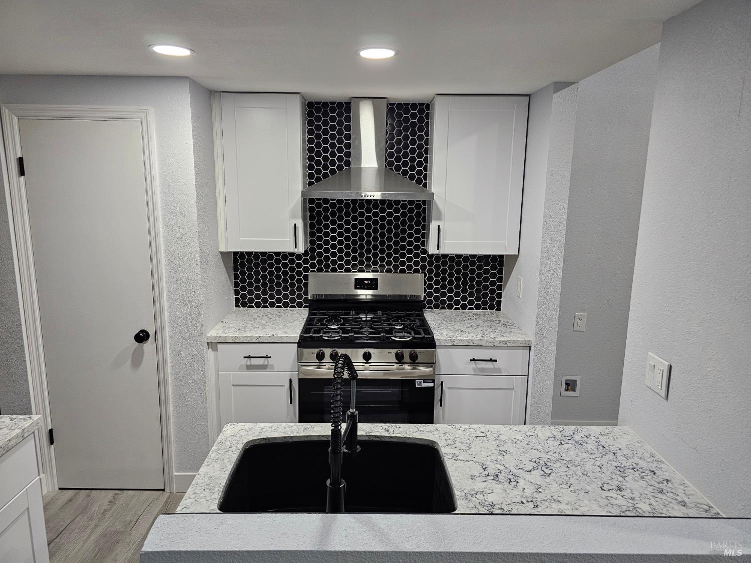 Detail Gallery Image 3 of 14 For 1048 E Tabor Ave, Fairfield,  CA 94533 - 4 Beds | 2 Baths