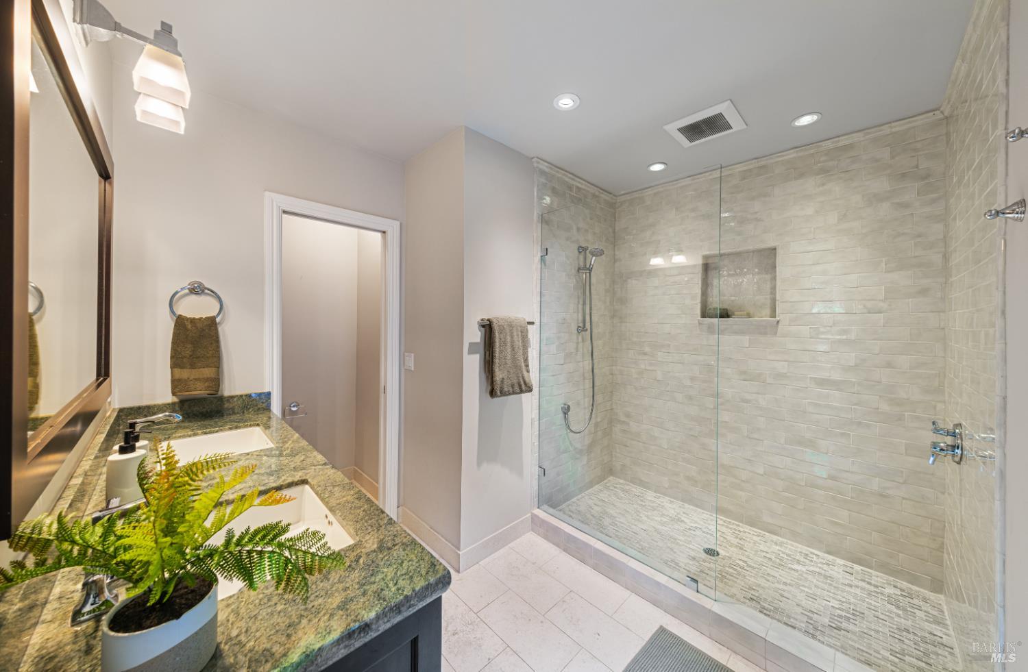 Detail Gallery Image 26 of 40 For 43 Creek Rd, San Anselmo,  CA 94960 - 3 Beds | 2/1 Baths