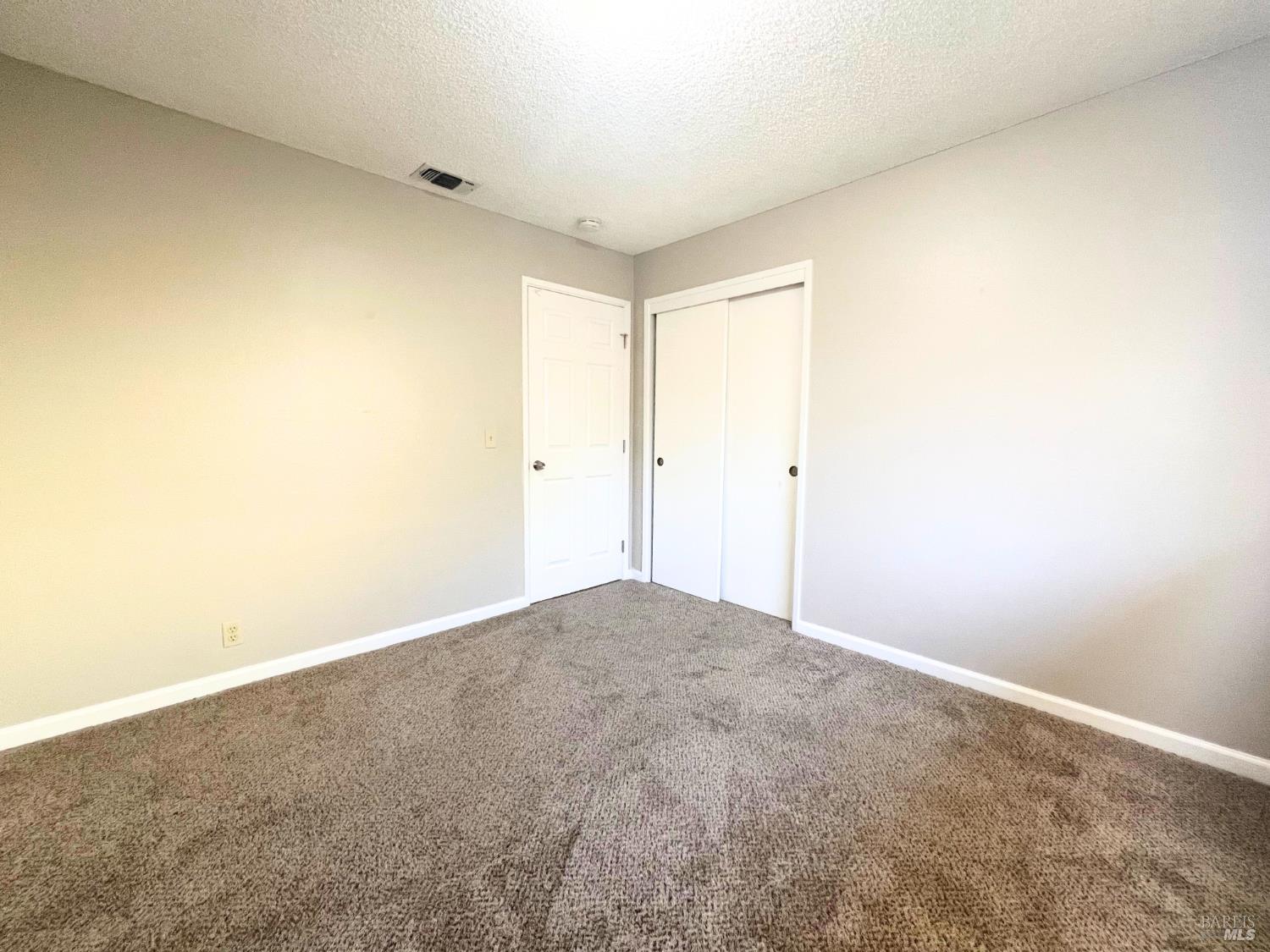 Detail Gallery Image 19 of 37 For 1136 Woodridge Dr, Vacaville,  CA 95687 - 3 Beds | 2 Baths