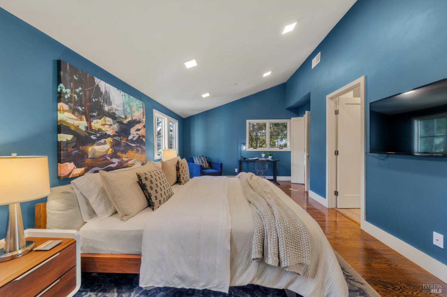 Detail Gallery Image 16 of 39 For 137 Granada Dr, Corte Madera,  CA 94925 - 4 Beds | 4 Baths