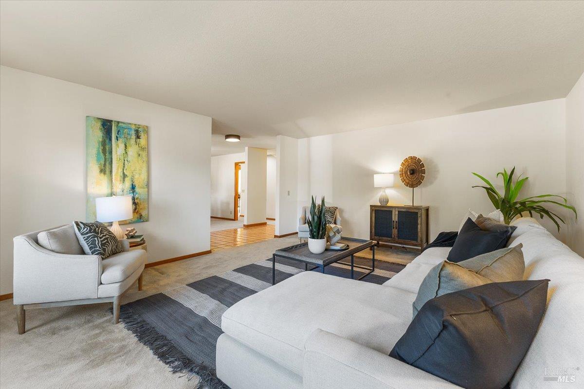Detail Gallery Image 6 of 42 For 4604 Morris Ct, Santa Rosa,  CA 95405 - 3 Beds | 2/1 Baths