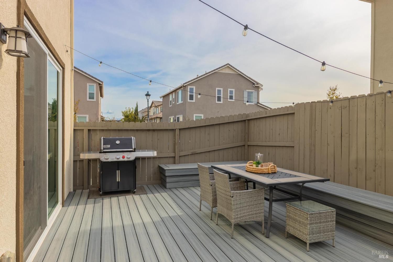 Detail Gallery Image 33 of 49 For 816 Cosmos Dr, Vacaville,  CA 95687 - 3 Beds | 2/1 Baths