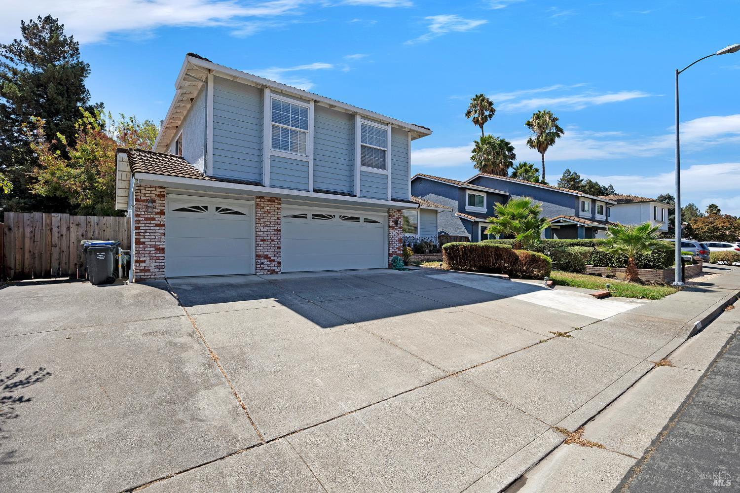 Detail Gallery Image 1 of 43 For 743 Isabella Way, Fairfield,  CA 94533 - 4 Beds | 2/1 Baths