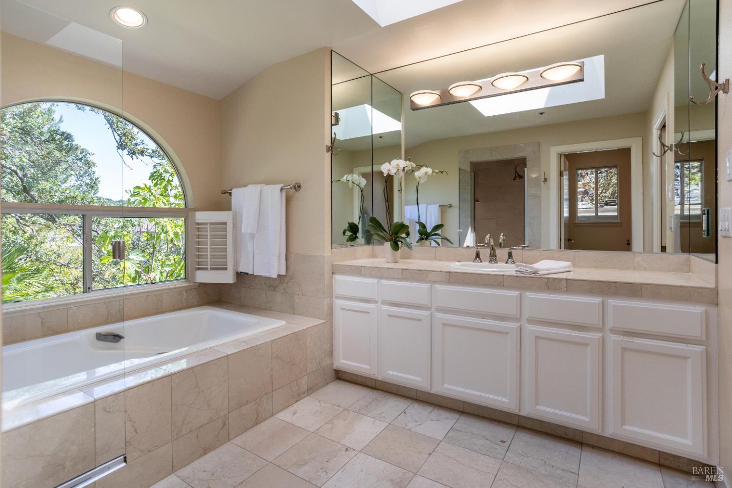 Detail Gallery Image 46 of 62 For 2901 Las Gallinas Ave, San Rafael,  CA 94903 - 4 Beds | 3/1 Baths