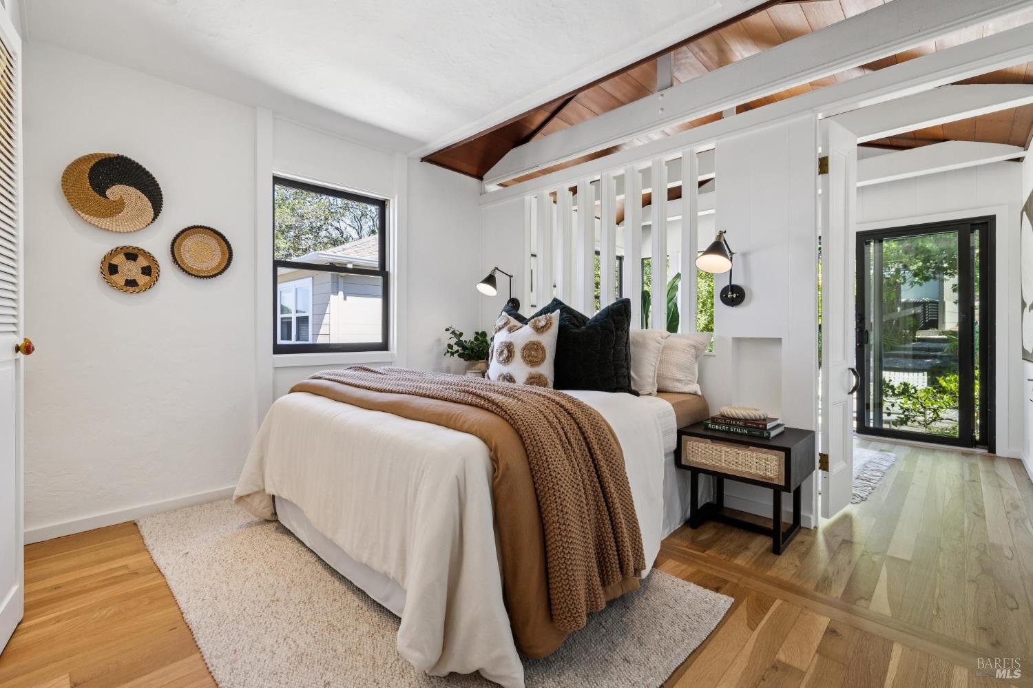 Detail Gallery Image 27 of 43 For 274 Sausalito St, Corte Madera,  CA 94925 - 2 Beds | 1 Baths