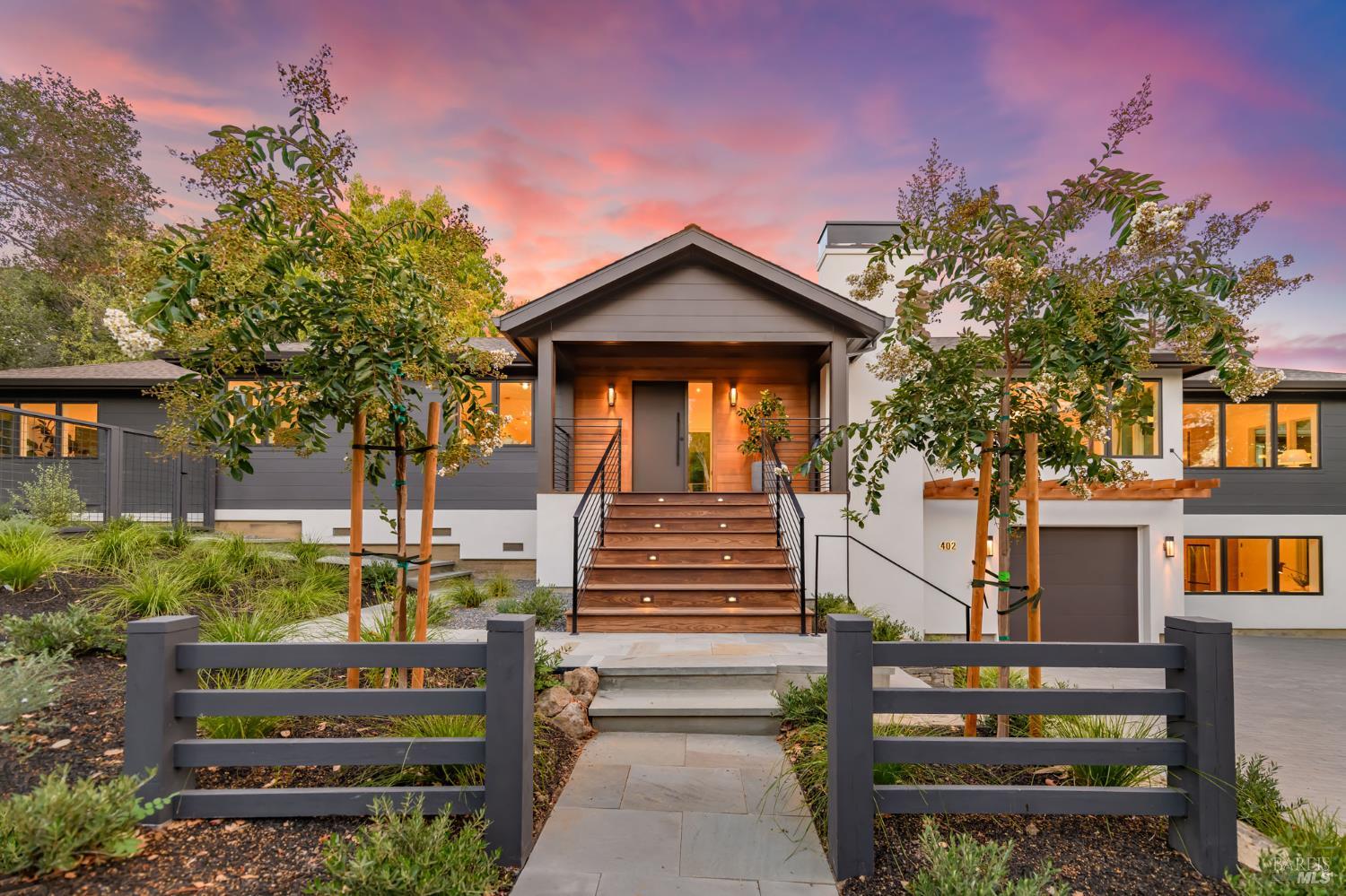 Detail Gallery Image 2 of 72 For 402 Alexander Ave, Larkspur,  CA 94939 - 5 Beds | 3/1 Baths