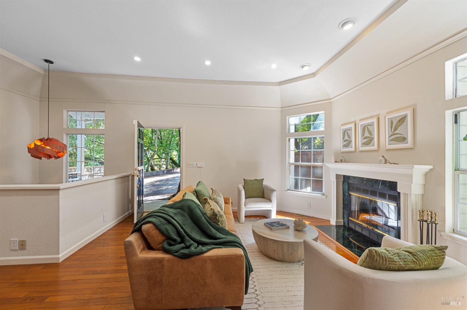 Detail Gallery Image 5 of 40 For 43 Creek Rd, San Anselmo,  CA 94960 - 3 Beds | 2/1 Baths