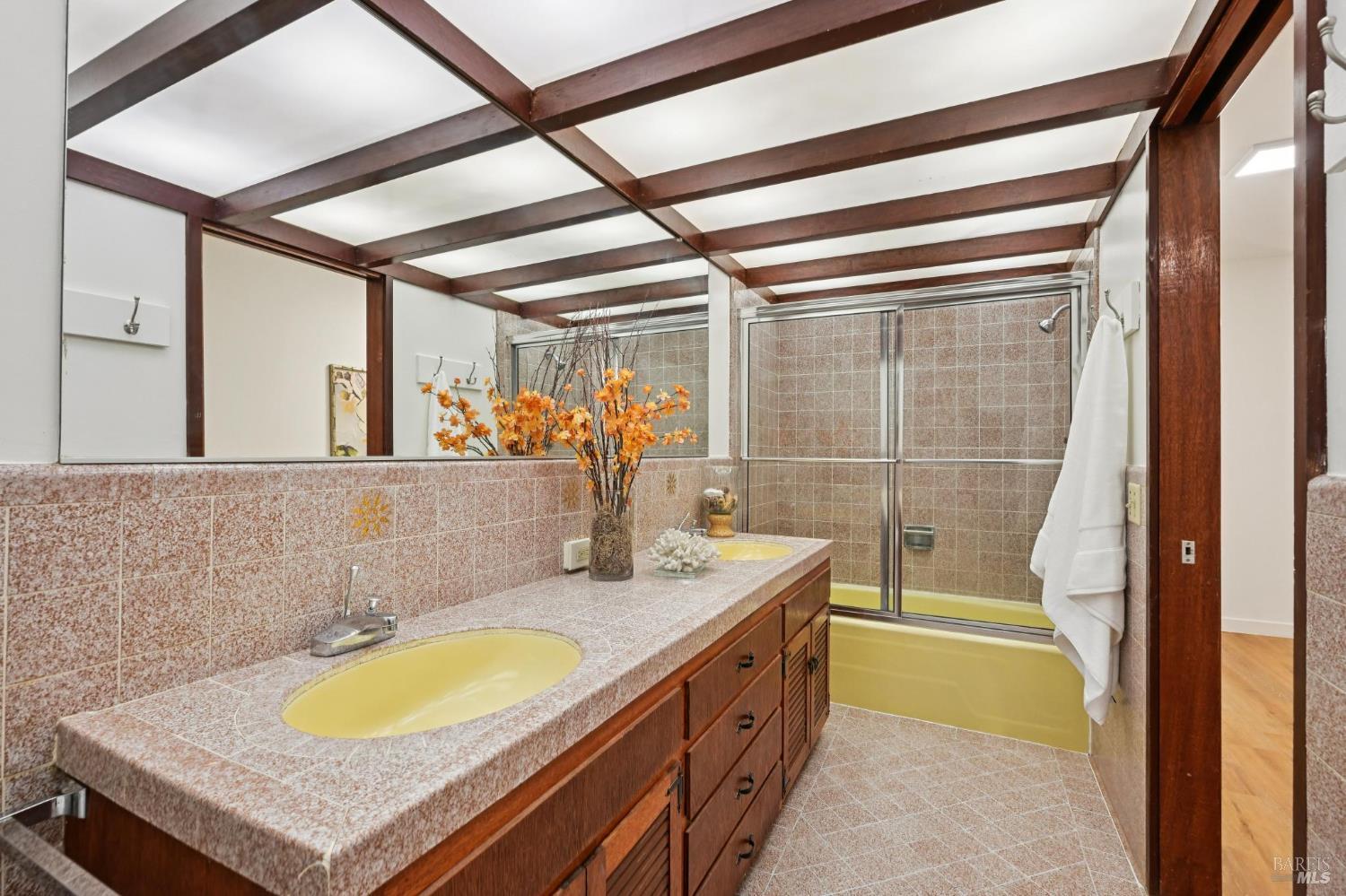 Detail Gallery Image 27 of 74 For 135 Spring Grove Ave, San Rafael,  CA 94901 - 6 Beds | 5/2 Baths