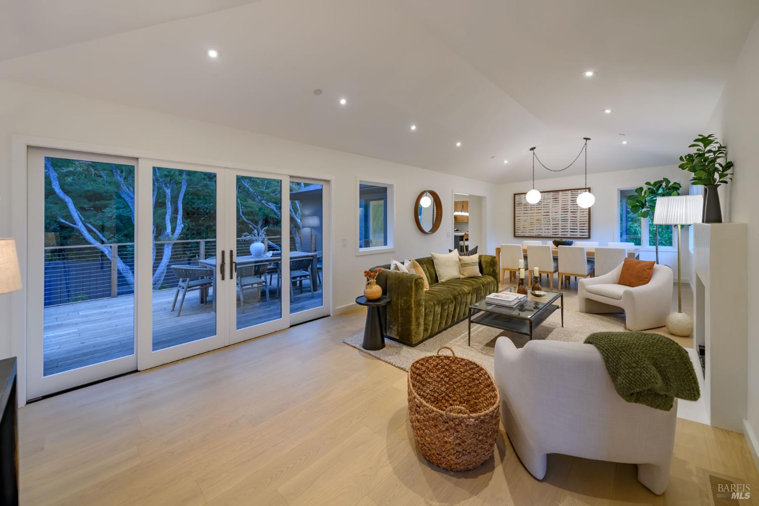 Detail Gallery Image 9 of 72 For 402 Alexander Ave, Larkspur,  CA 94939 - 5 Beds | 3/1 Baths