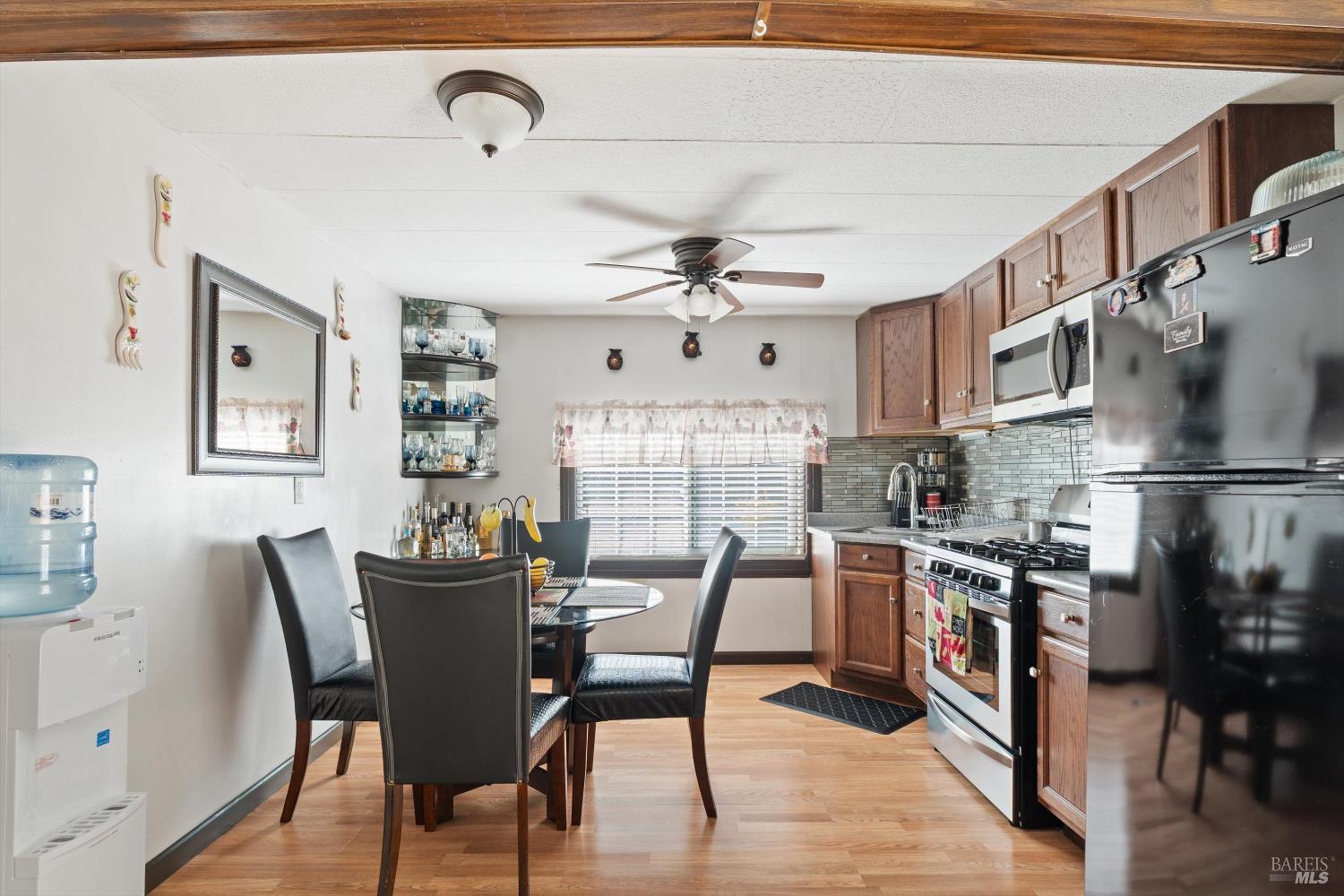Detail Gallery Image 5 of 21 For 4801 North State St 15, Ukiah,  CA 95482 - 2 Beds | 1 Baths