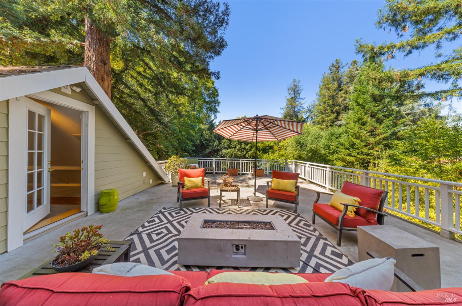 Detail Gallery Image 33 of 40 For 43 Creek Rd, San Anselmo,  CA 94960 - 3 Beds | 2/1 Baths