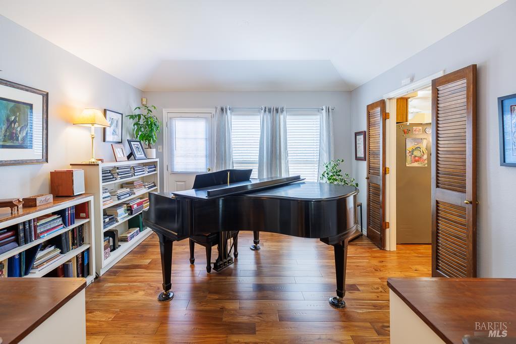 Detail Gallery Image 28 of 37 For 428 Tall Oaks Ln, Other City,  CA 75081 - 2 Beds | 2 Baths