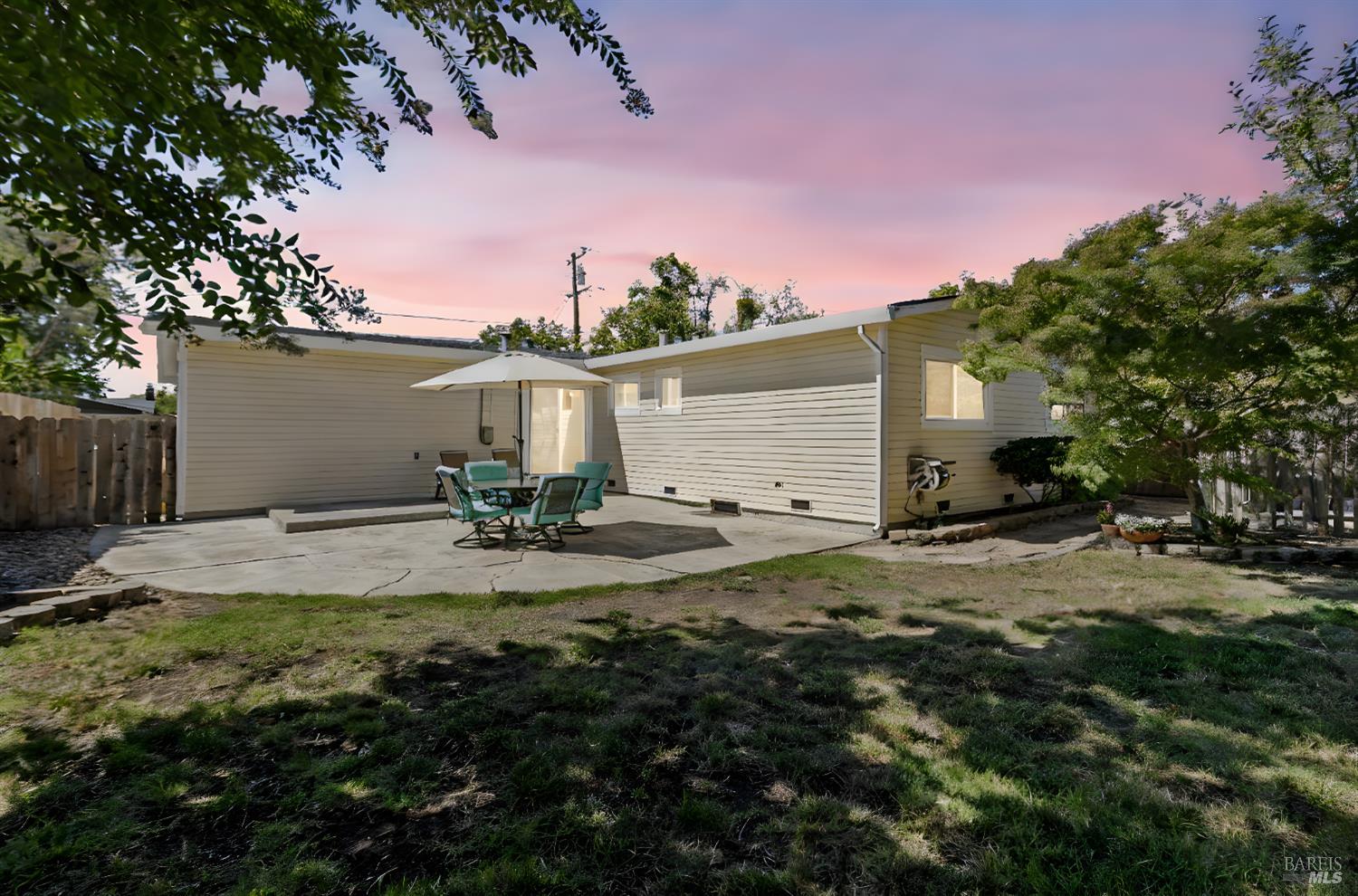 Detail Gallery Image 20 of 27 For 3122 Piedmont Ave, Napa,  CA 94558 - 3 Beds | 2 Baths