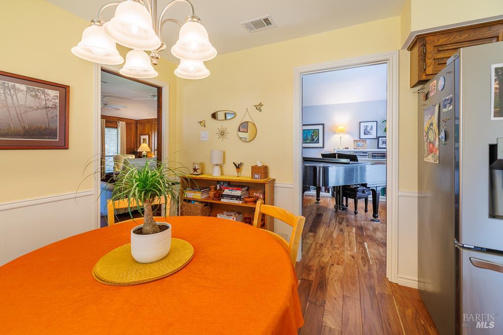 Detail Gallery Image 34 of 37 For 428 Tall Oaks Ln, Other City,  CA 75081 - 2 Beds | 2 Baths