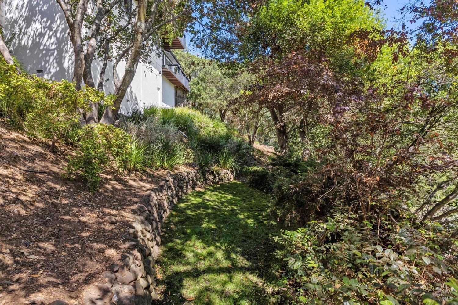 Detail Gallery Image 43 of 51 For 12 Tara View Rd, Belvedere Tiburon,  CA 94920 - 3 Beds | 2/1 Baths