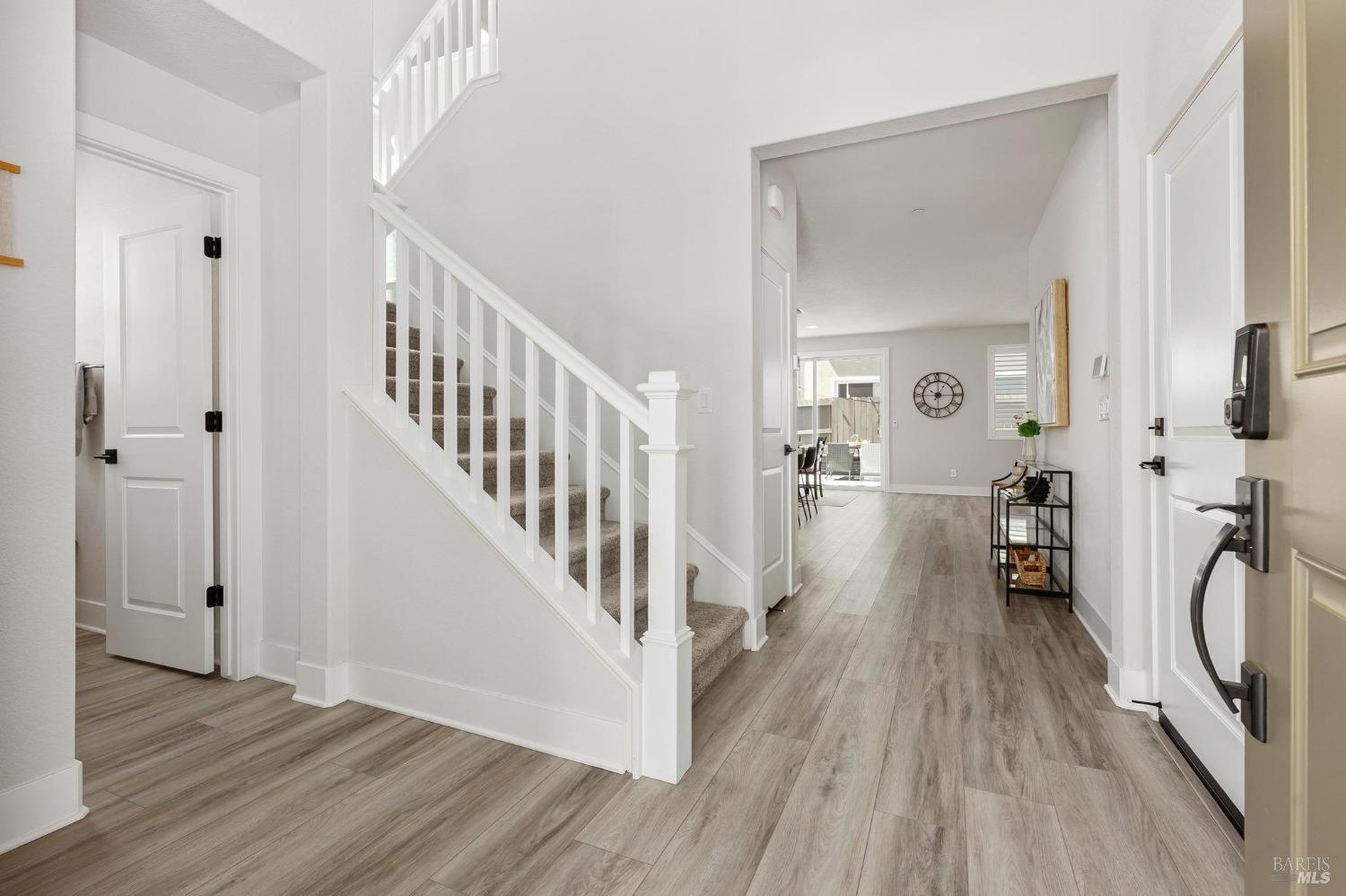Detail Gallery Image 6 of 49 For 816 Cosmos Dr, Vacaville,  CA 95687 - 3 Beds | 2/1 Baths