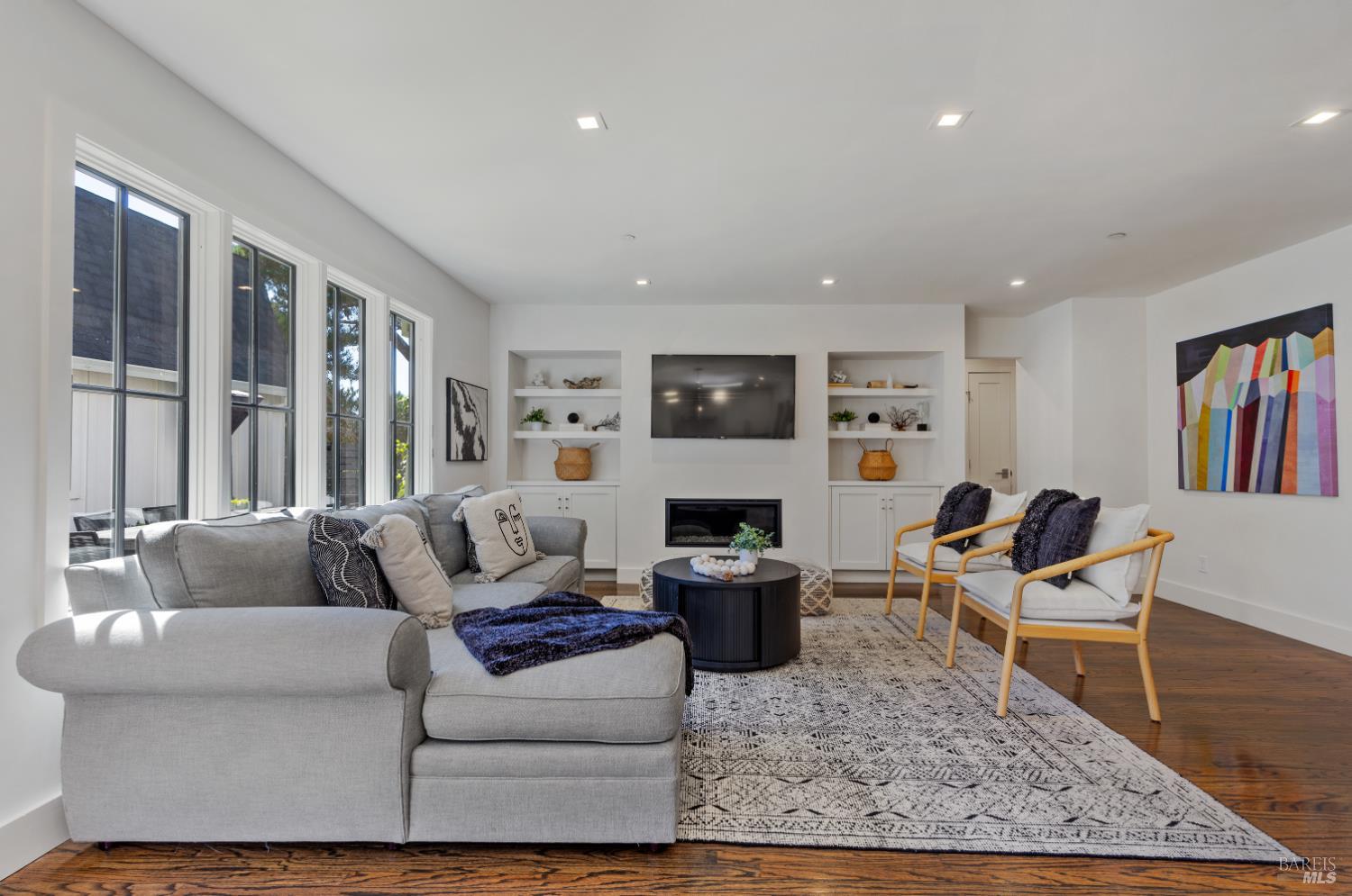 Detail Gallery Image 6 of 39 For 137 Granada Dr, Corte Madera,  CA 94925 - 4 Beds | 4 Baths