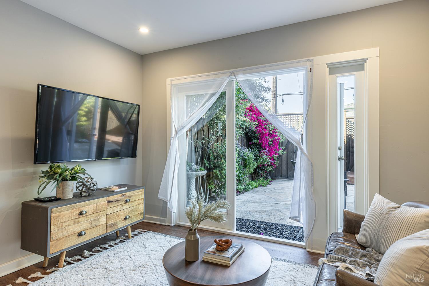 Detail Gallery Image 38 of 49 For 747 Seymour St, Napa,  CA 94559 - 2 Beds | 1/1 Baths