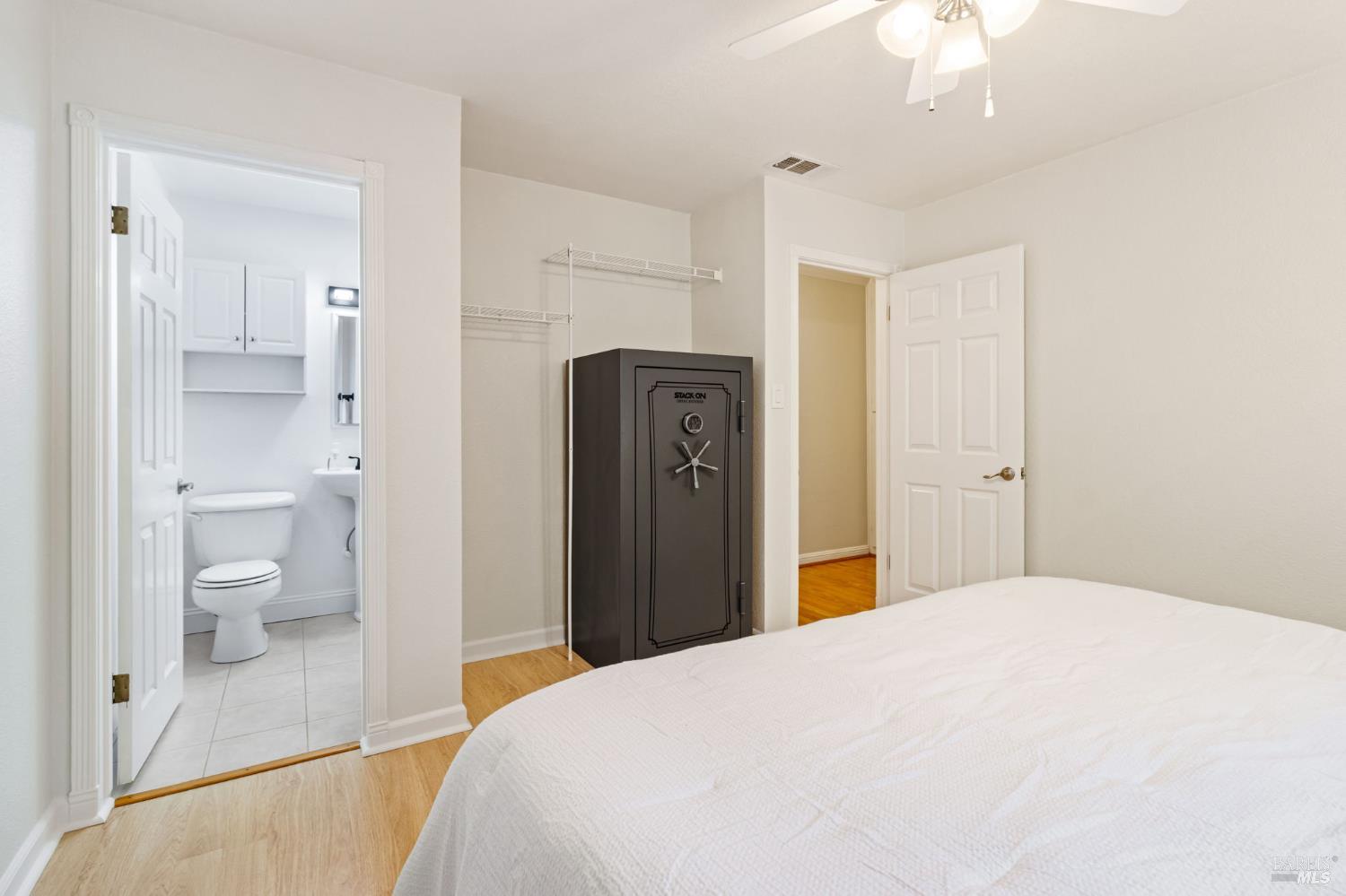 Detail Gallery Image 15 of 27 For 3122 Piedmont Ave, Napa,  CA 94558 - 3 Beds | 2 Baths